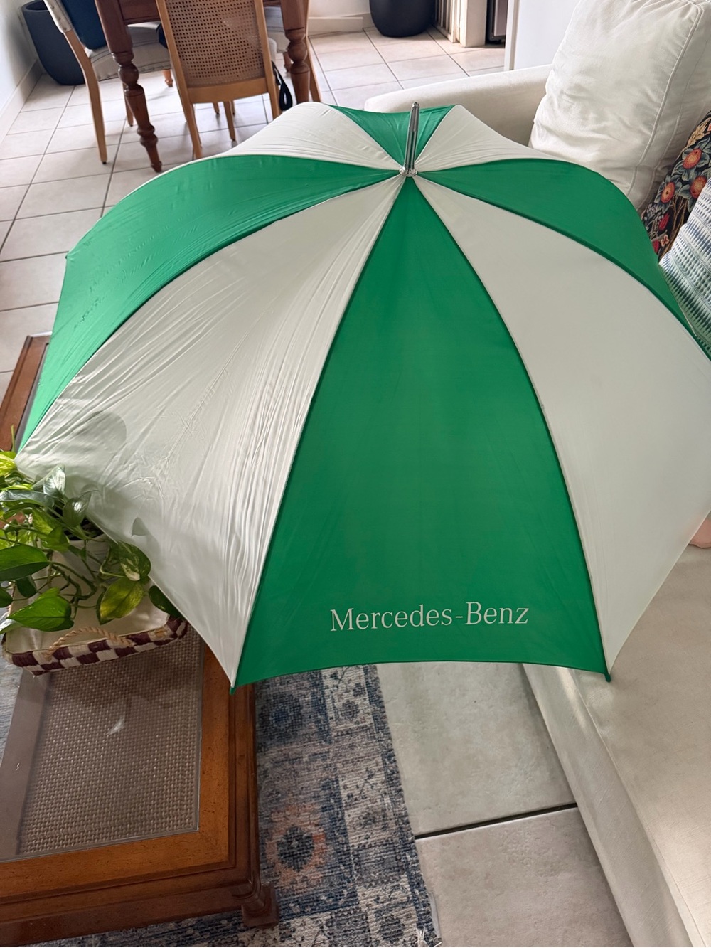 Vintage Mercedes Benz KCBS TV PGA Tour Golf Umbrella 60” Promo 80/90s rare